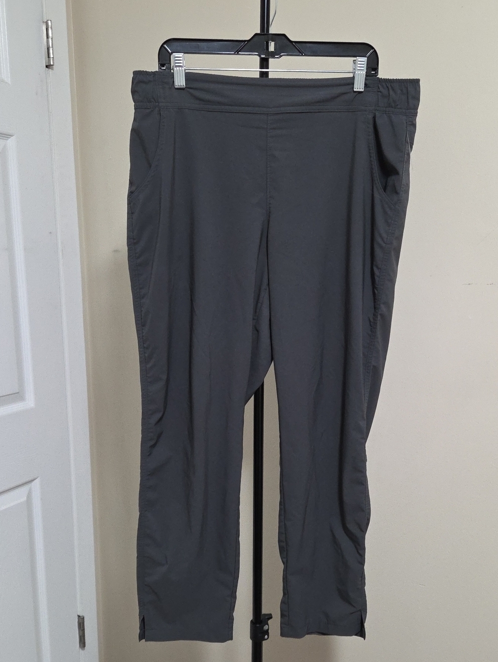 Eddie Bauer Men's Dark Gray Stretch Jogger Pants